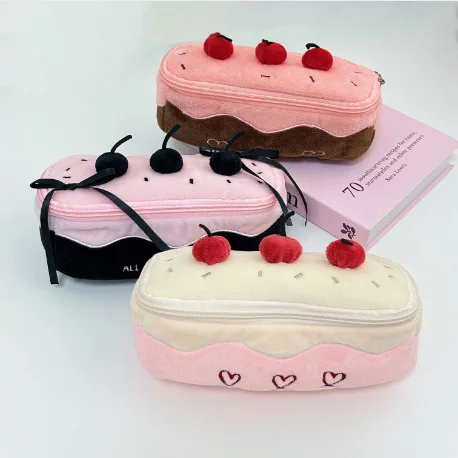 Estuche con forma de pastel de cereza