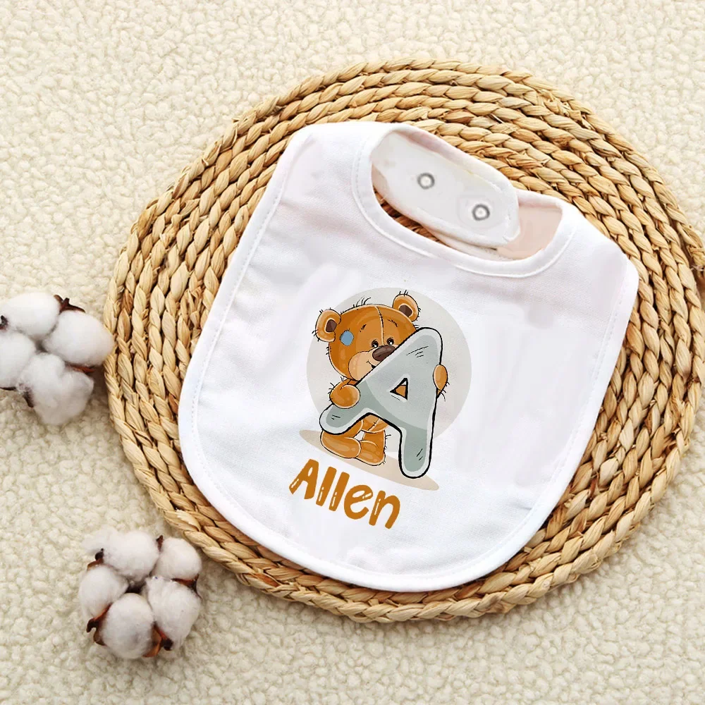 Babero personalizado de algodón con nombre para bebé – Estampado oso - imagen 3