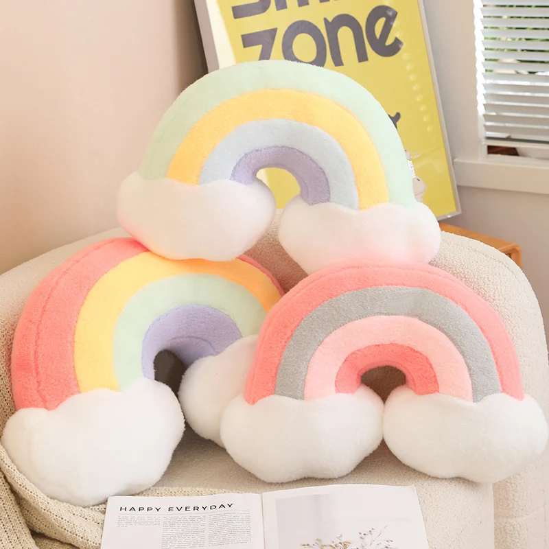 Cojín peluche infantil con formas de luna, estrella y arcoíris - imagen 5