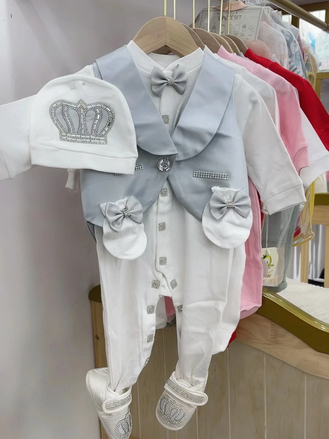 Conjunto recién nacido ropa de burbuja manga larga con corona - imagen 4