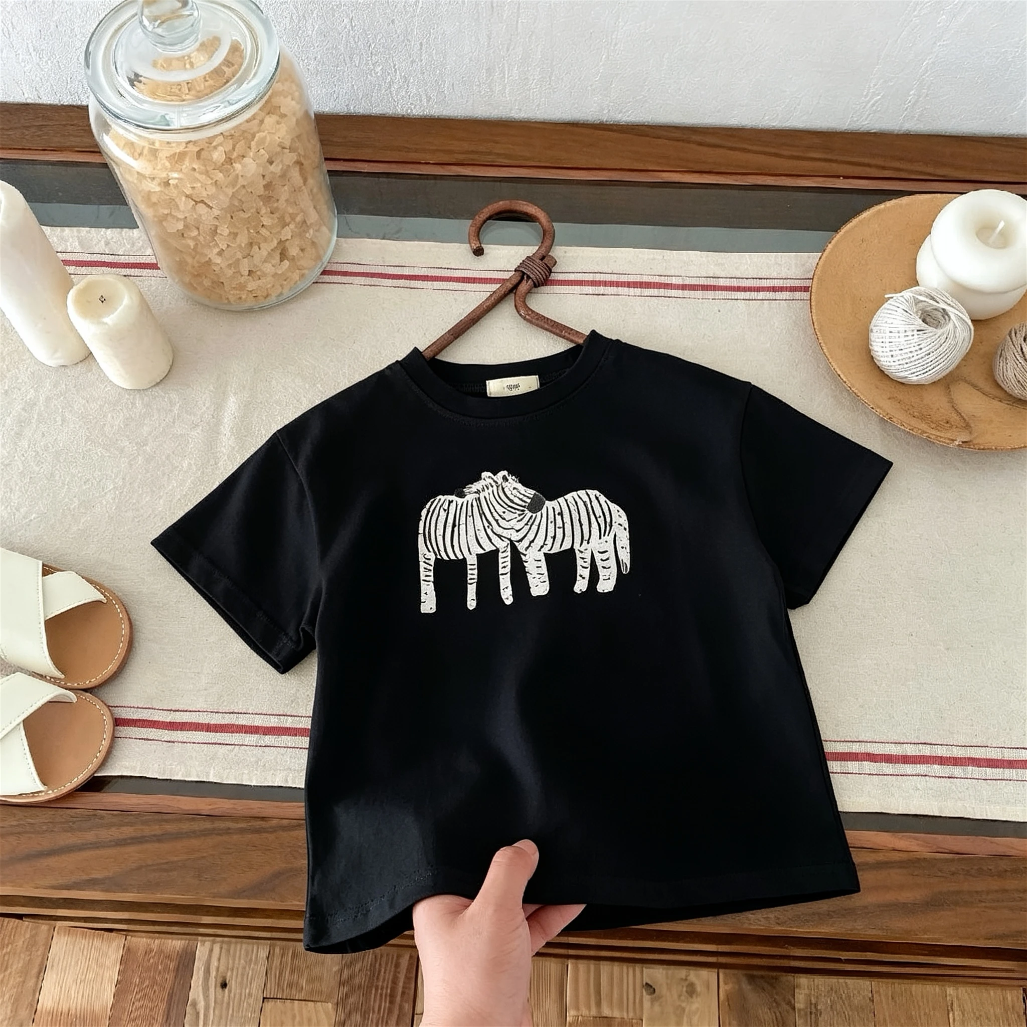 Camiseta de manga corta con estampado infantil y cuello redondo - imagen 5