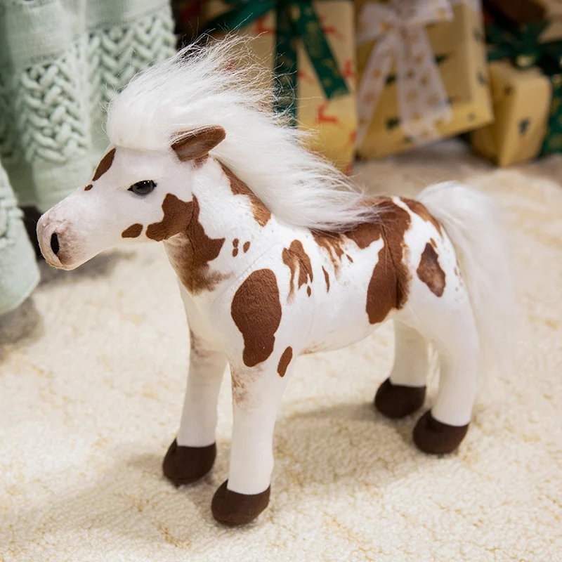 Caballo de peluche tipo almohada en tono marrón