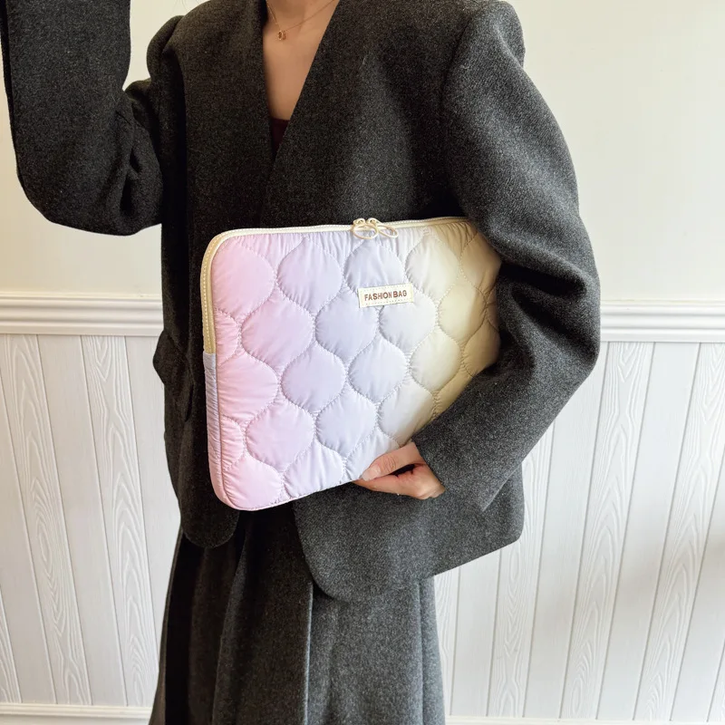 Funda negra con logo REAZOBI