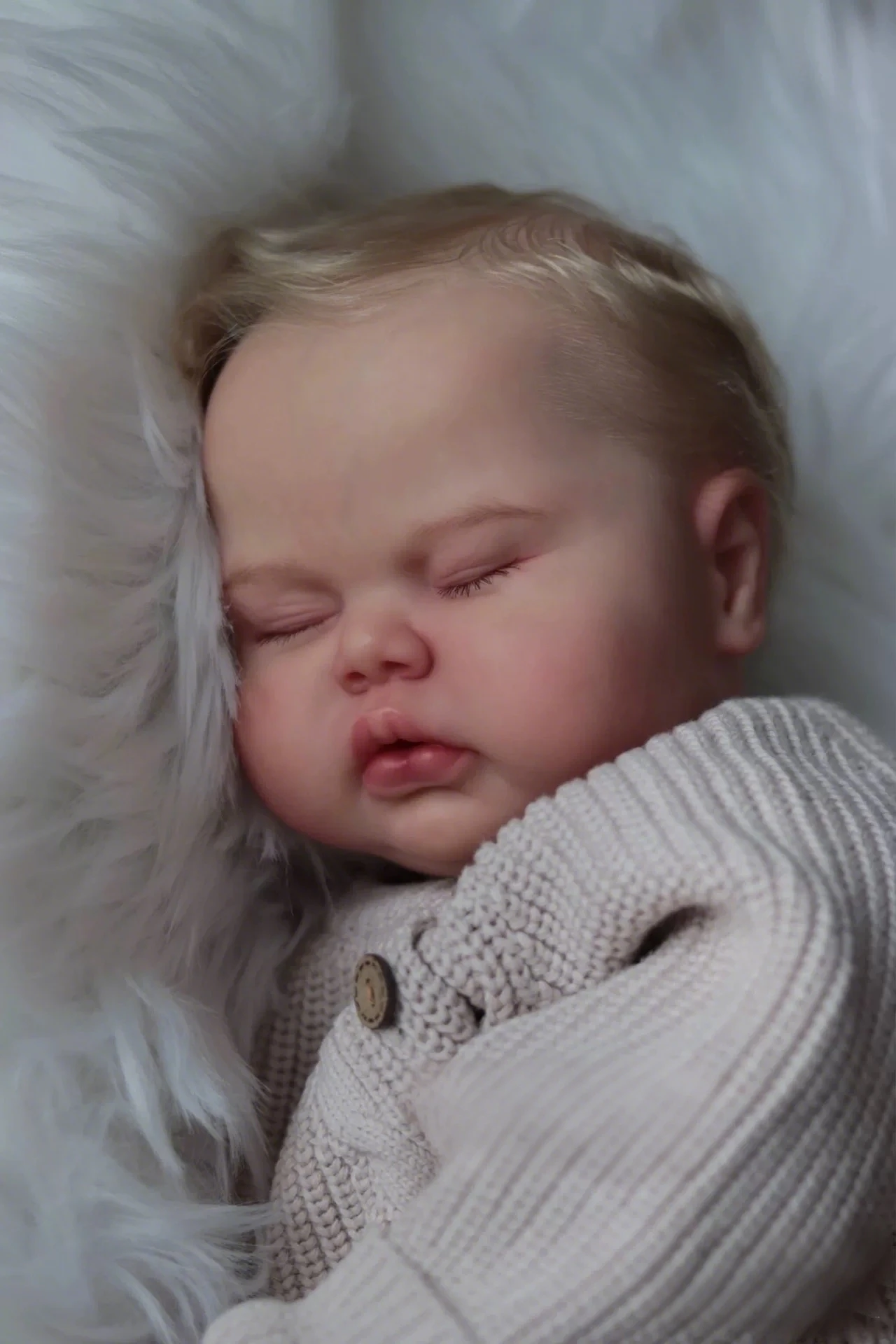 Muñeca Reborn realista de pelo enraizado a mano, piel 3D - imagen 3