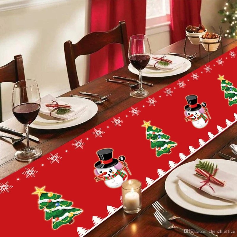 Camino de mesa navideño con motivos festivos