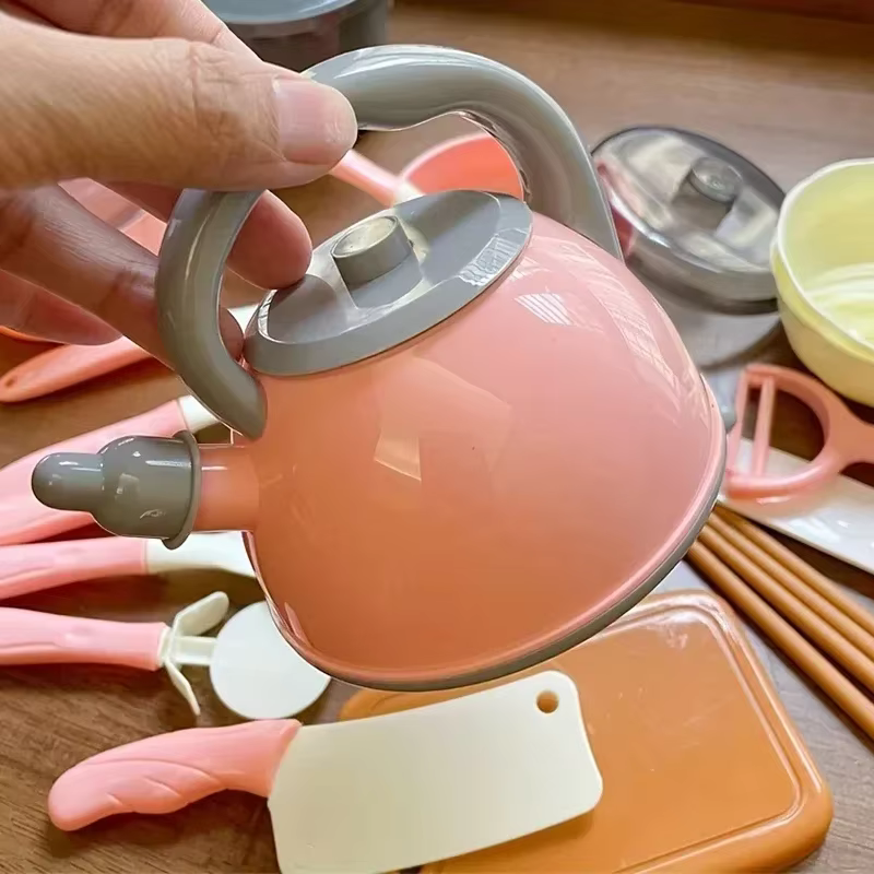 Presentación del set completo de juguetes de cocina