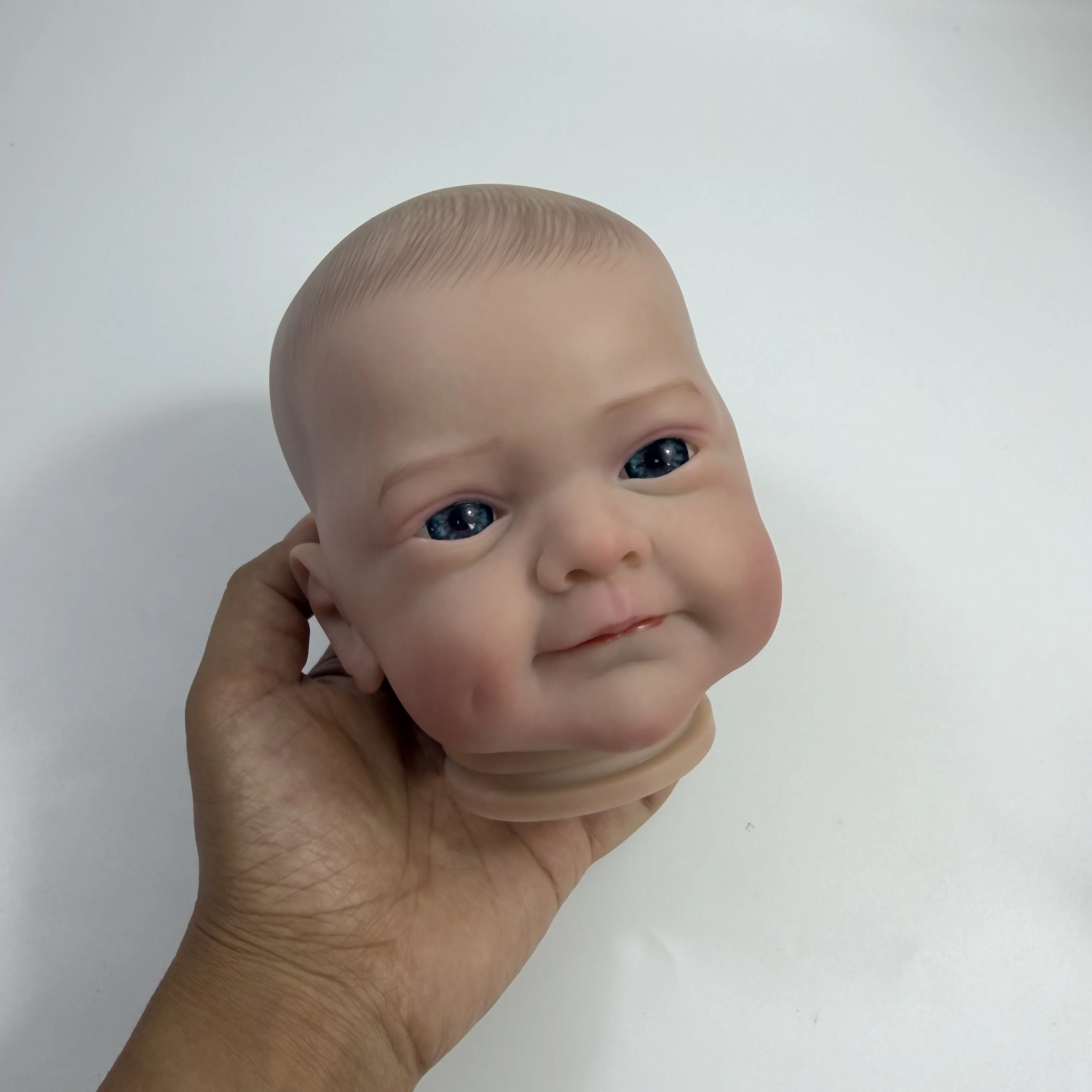 MRB Sanya muñeca Reborn de vinilo con cuerpo textil - imagen 4