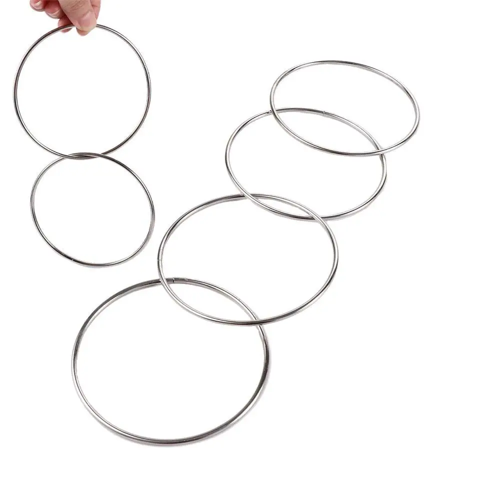 Tres anillos de magia unidos