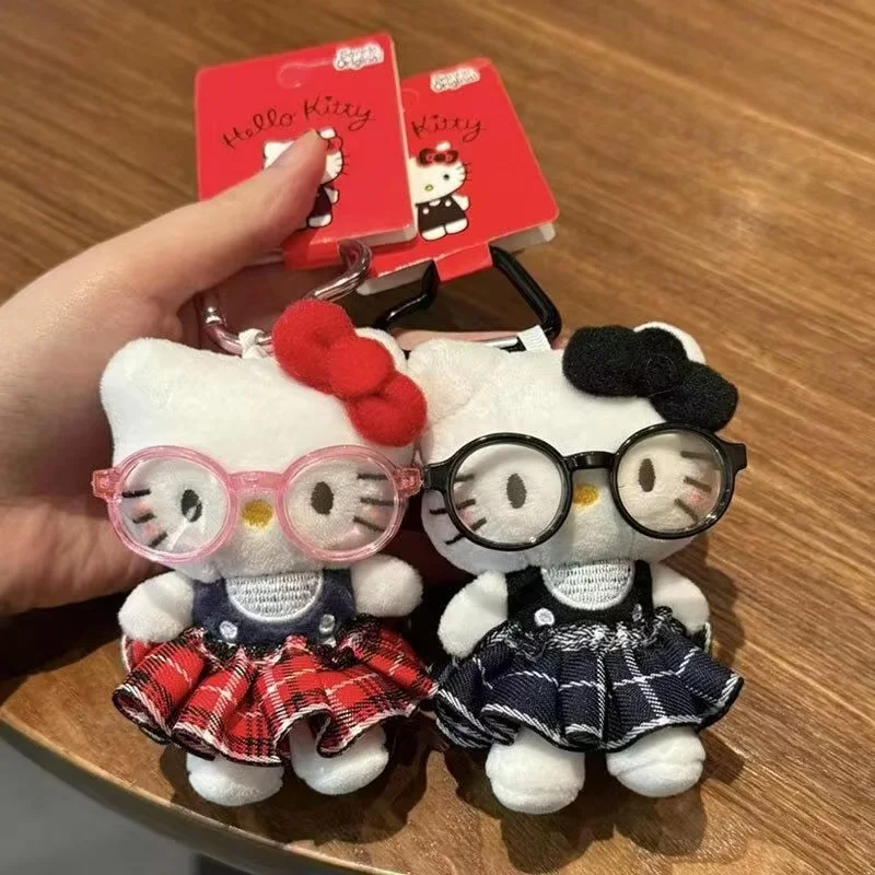 Llavero de peluche Hello Kitty Sanrio con gafas solares - imagen 4