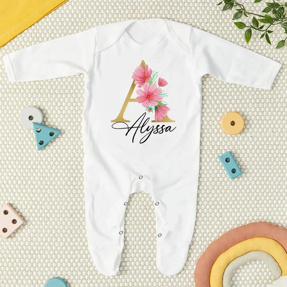Pijama beb recien nacido con inicial personalizada – Vuelta al hospital - imagen 4