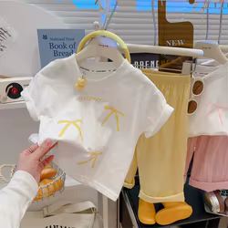 Conjunto de verano para niña con lazo – Camiseta y pantalón