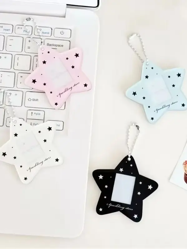 Soporte acrílico para photocards estilo coreano con llavero - imagen 3