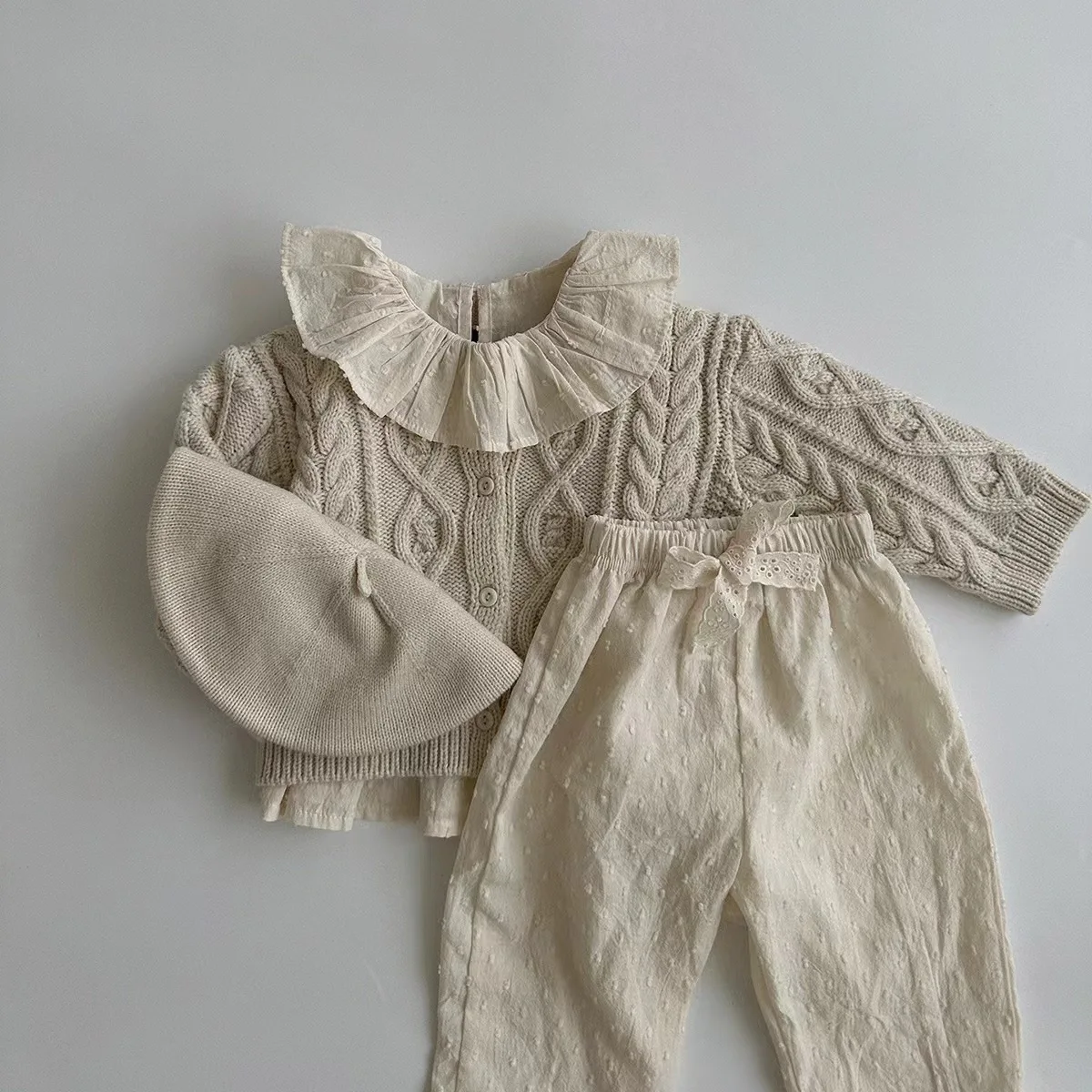 MILANCEL Pantalones de bebé con encaje floral para primavera - imagen 2