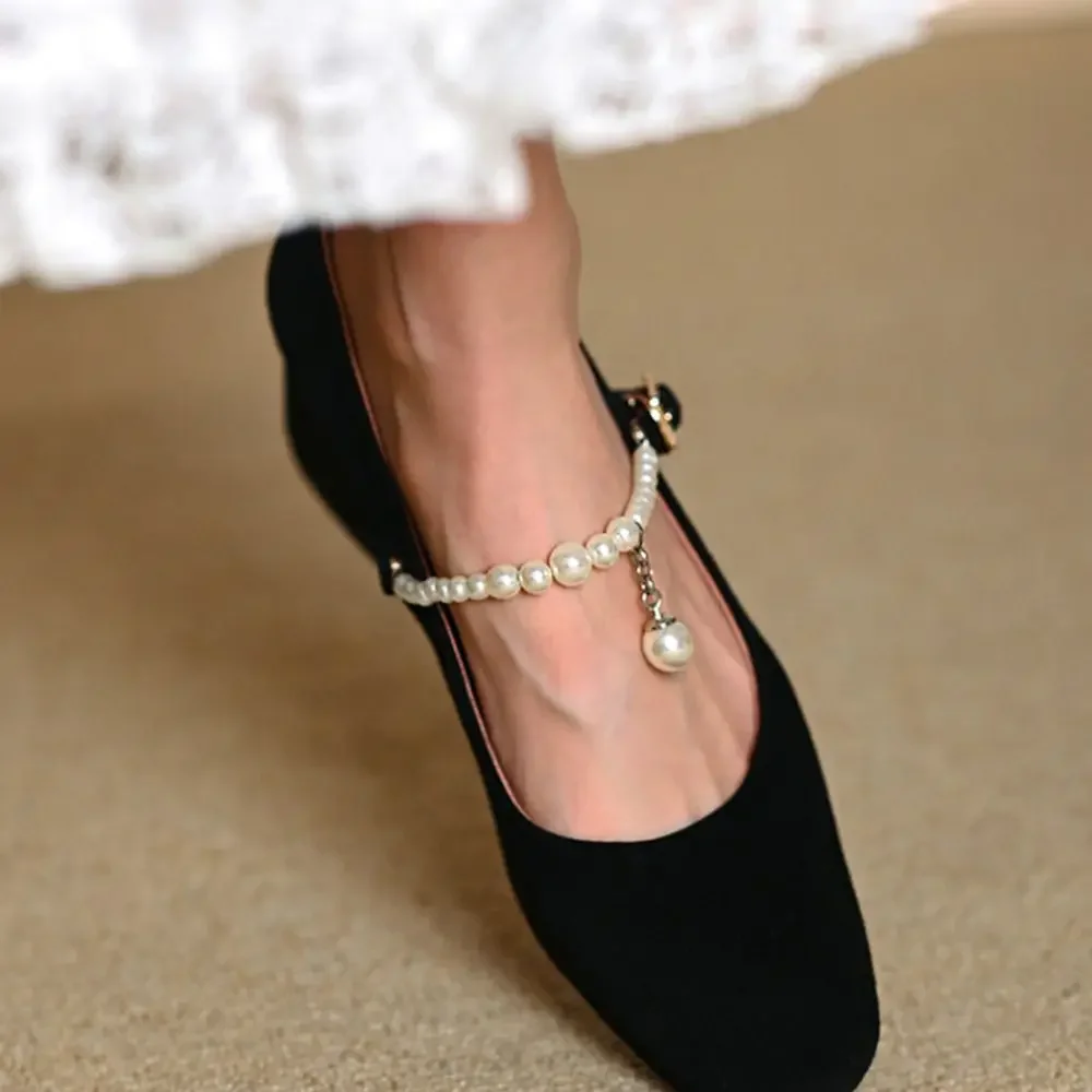 Cadena de tobillo con perlas para tacones altos en calzado mujer - imagen 4