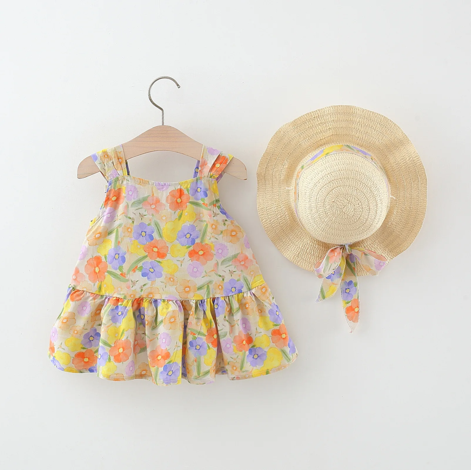 Sombrero para el sol a juego con el vestido