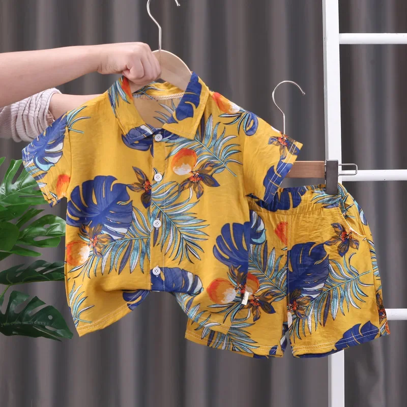 Conjunto bebé para verano con camisa deportiva y pantalones cortos - imagen 3