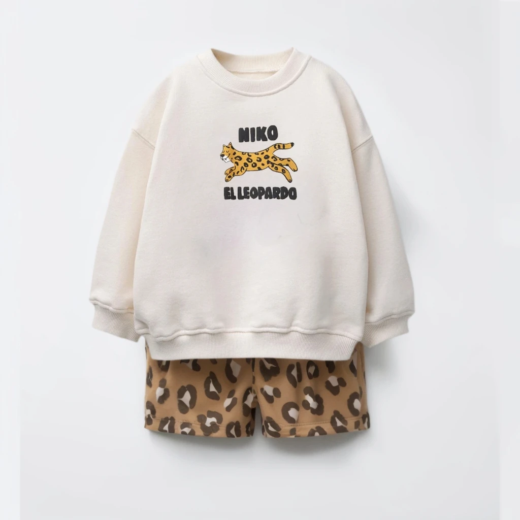 Conjunto sudadera de manga larga y pantalón corto para niño - imagen 3