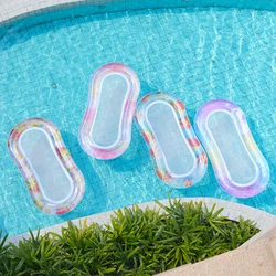 Hamaca hinchable de colores para relajación acuática de verano