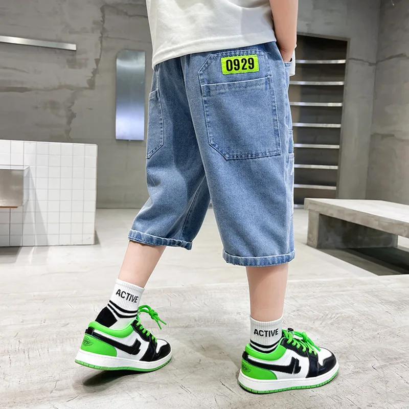 Pantalones vaqueros niño con estampado de letras - imagen 4