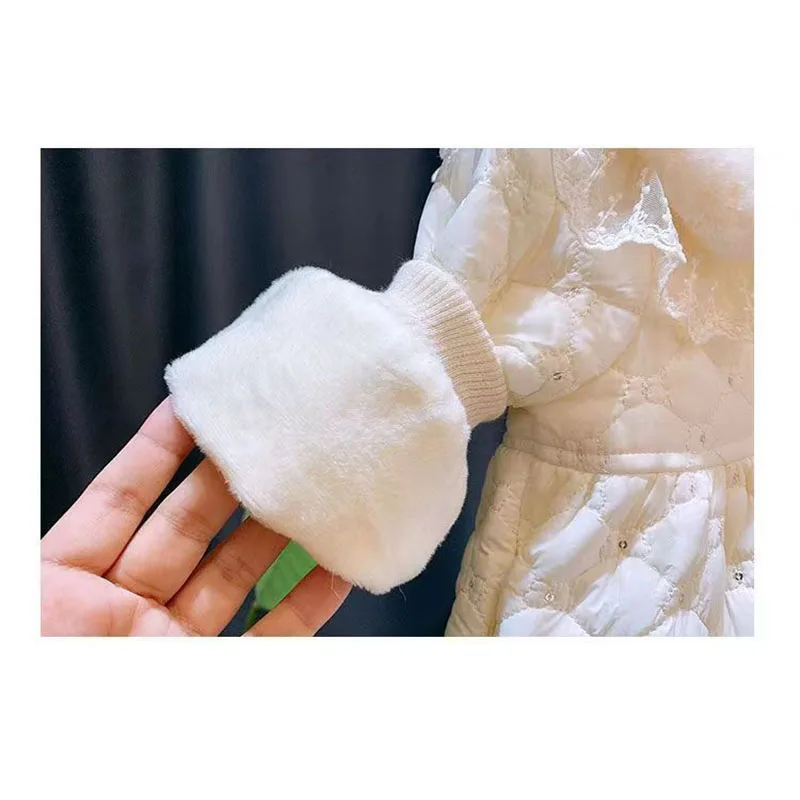 Chaqueta de terciopelo cálida para niñas con estampado animado - imagen 5