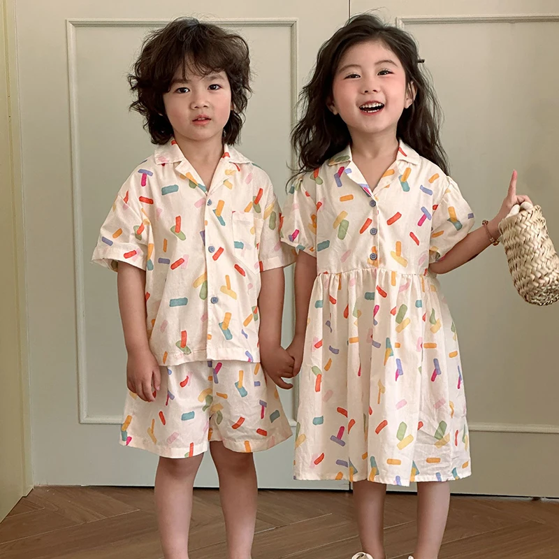 Conjuntos a juego para hermanos 2026: camisas y vestidos infantiles