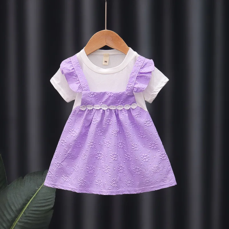 Detalle del encaje y tul del vestido