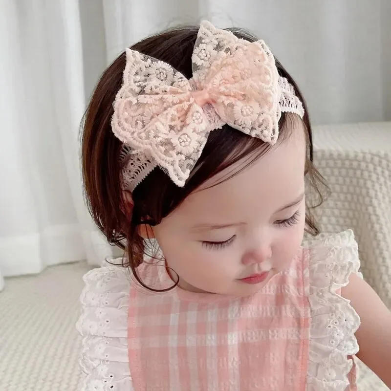 Diadema de encaje para bebé niña con lazo elástico blanco - imagen 2