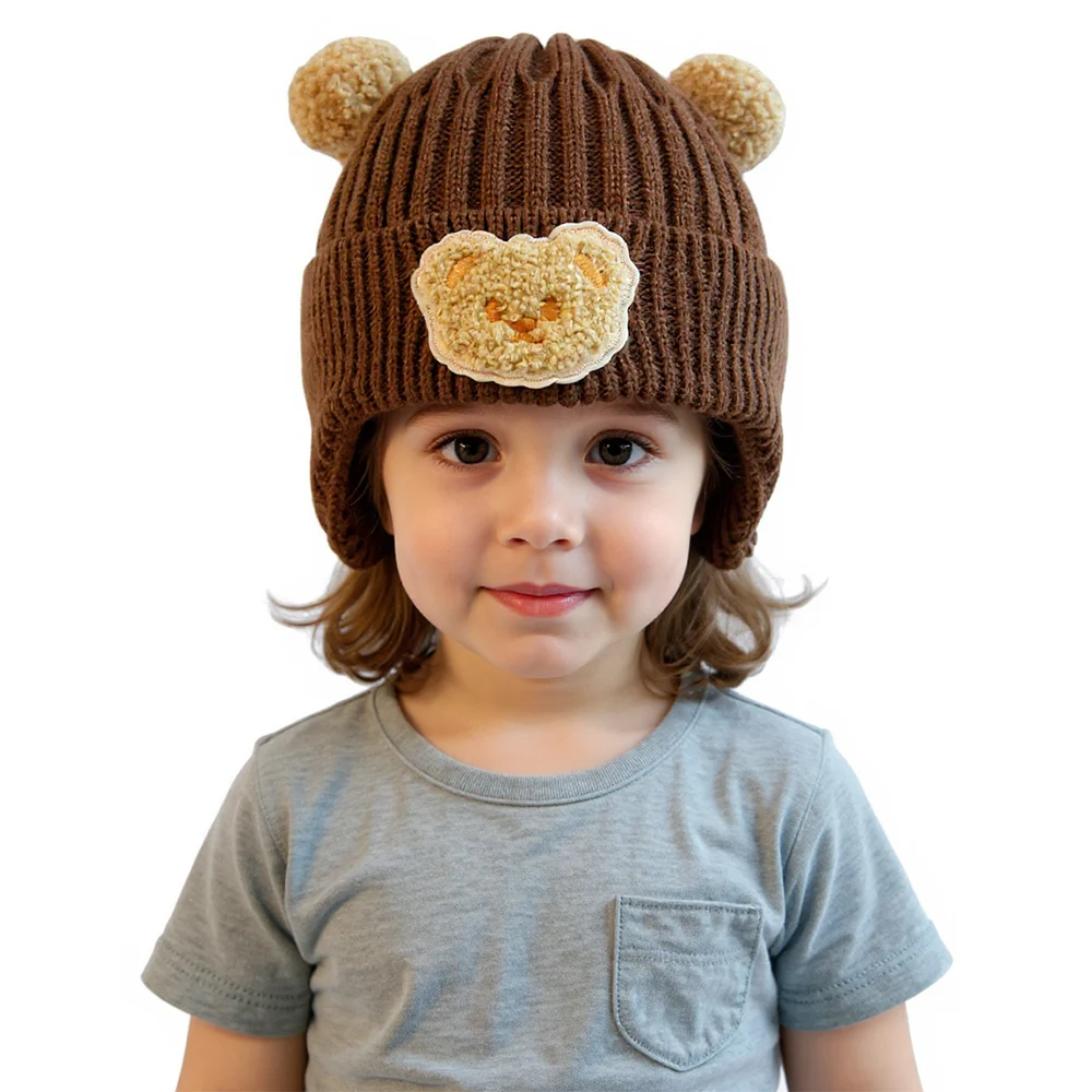 Vista trasera del gorro con pompón
