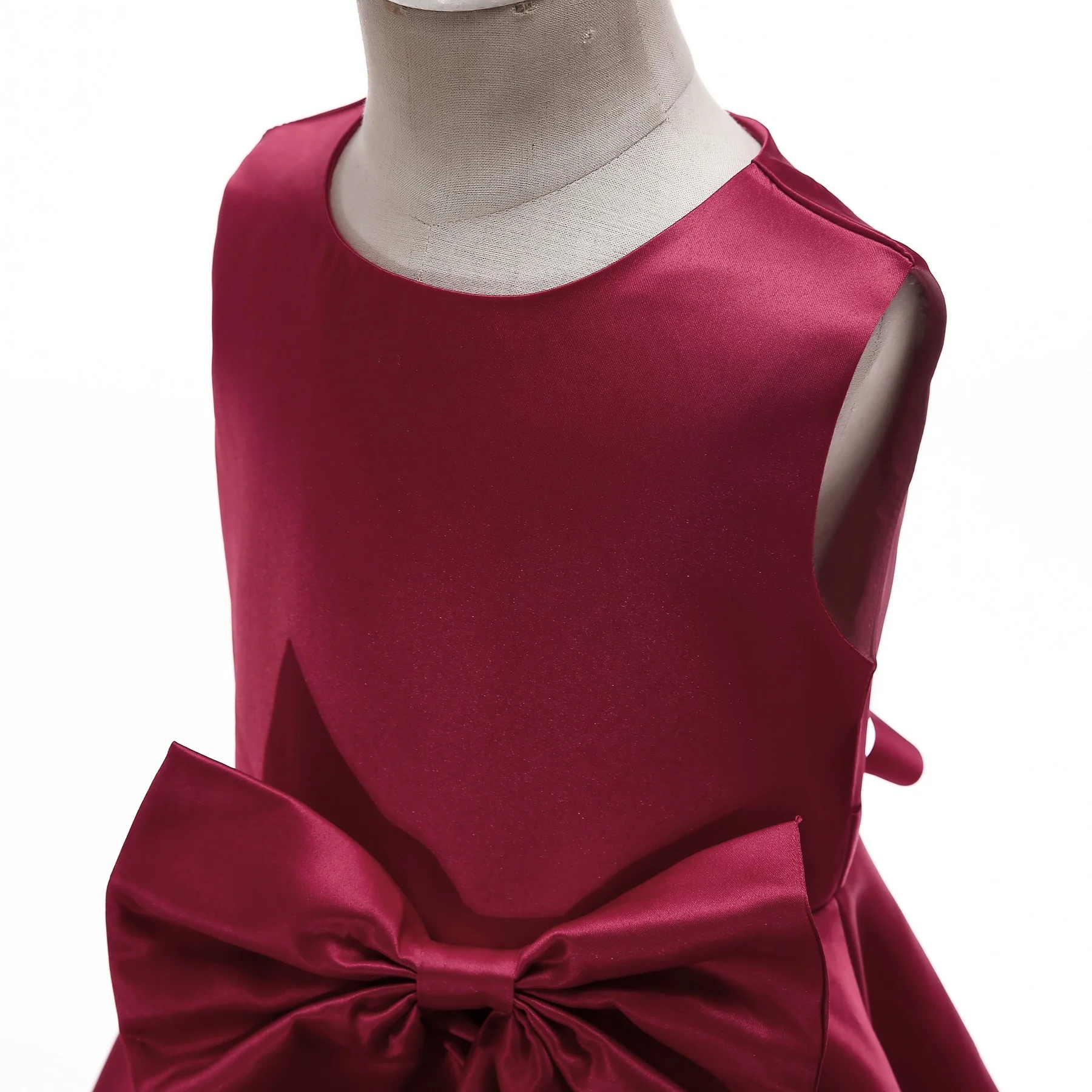 Vestido de cumpleaños con estética de gala para niños