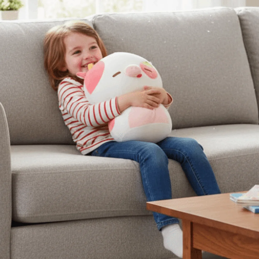 Peluche con decoración de fresa