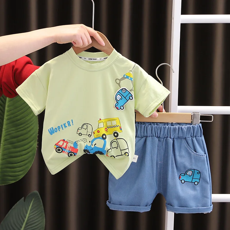 Conjunto de verano para bebé con camiseta y pantalón corto informal