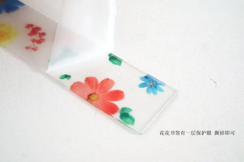Detalle del diseño floral en resina epoxi