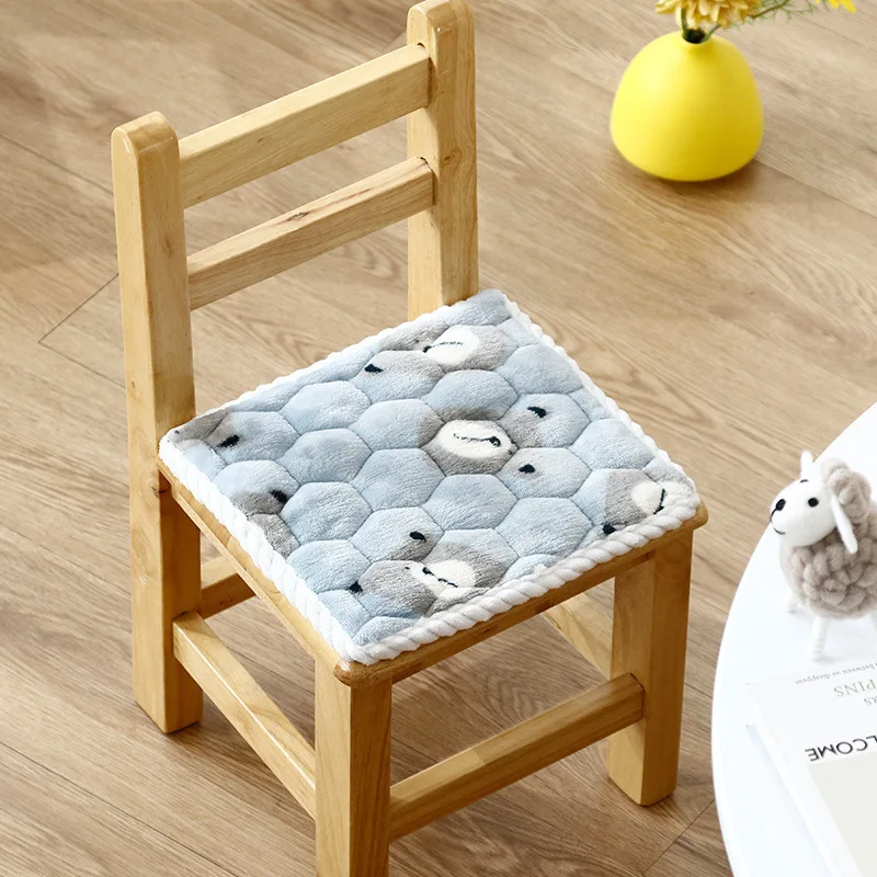 Cojín infantil de felpa suave para silla, cómodo y seguro - imagen 5