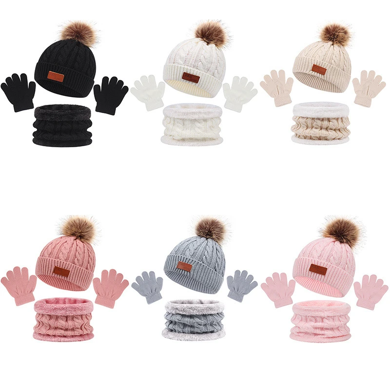 Guantes y bufanda desplegados