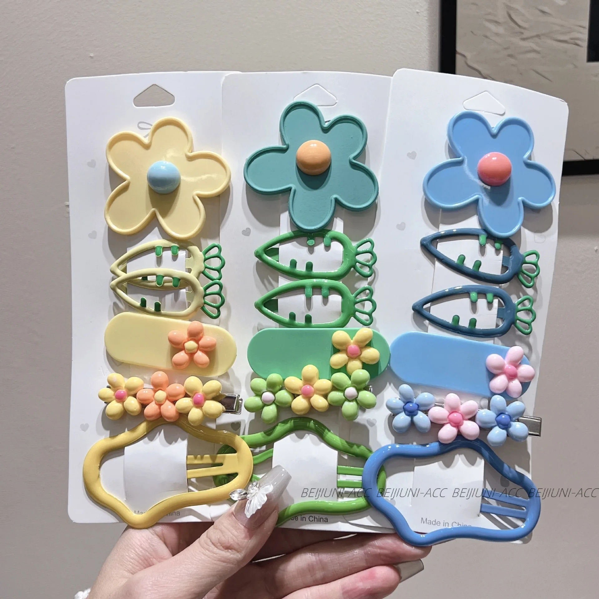 Pinzas para el cabello infantiles con dibujos y flores - imagen 3