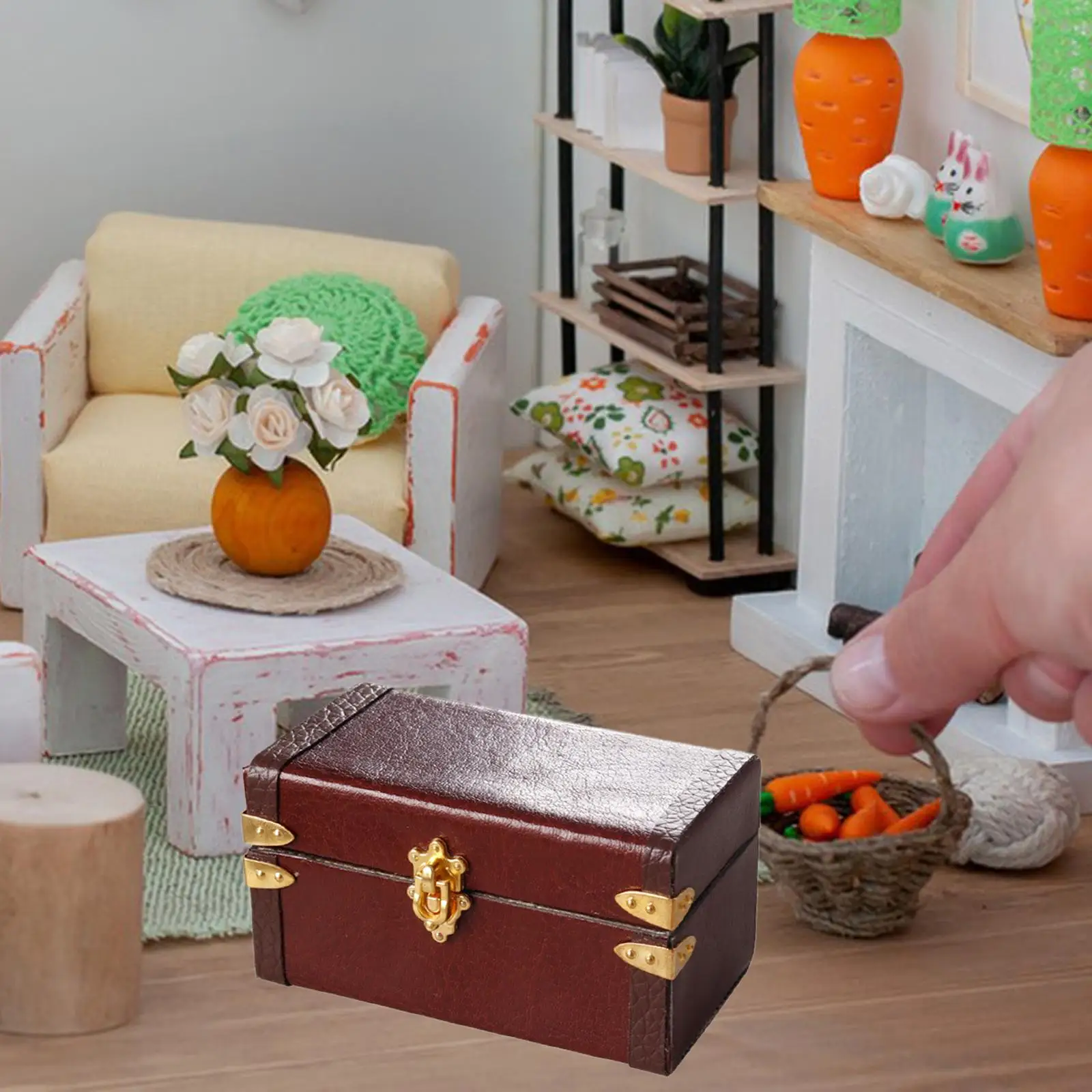 Maleta en miniatura para casa de muñecas con cofre del tesoro - imagen 5