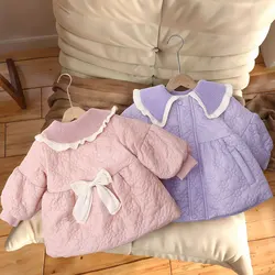 Chaqueta acolchada cálida para niñas con lazo y estilo dulce