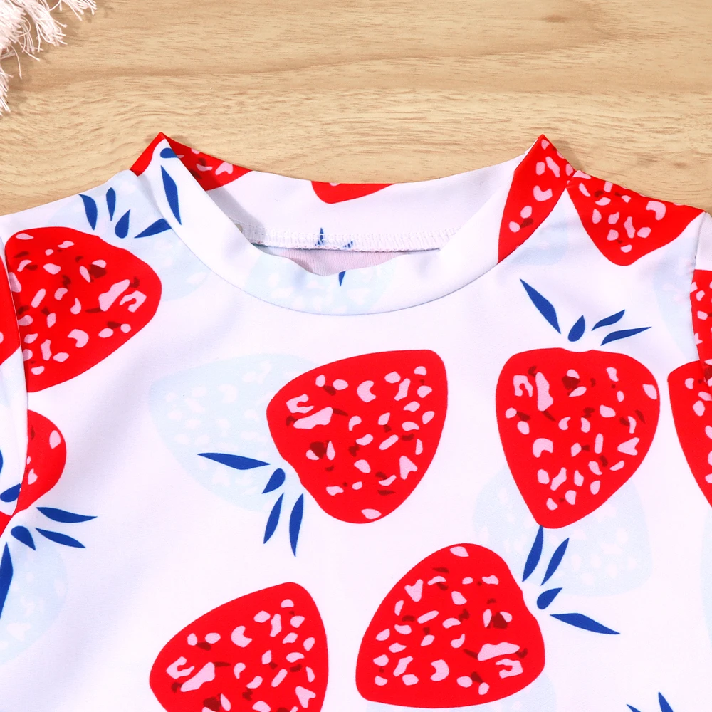 Traje de baño conjunto niña estampado de fresa manga larga