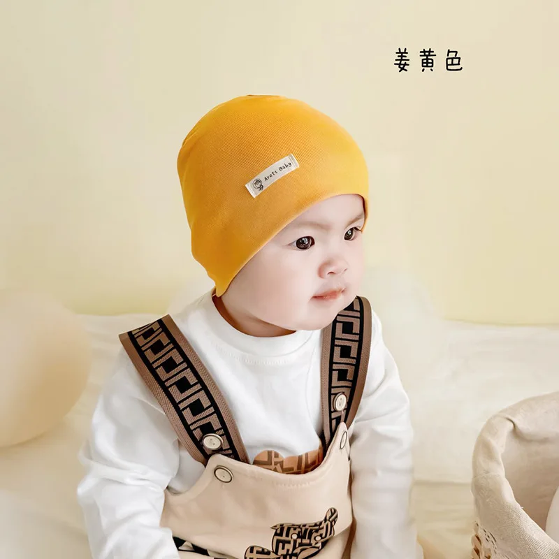 Vista frontal del gorro infantil