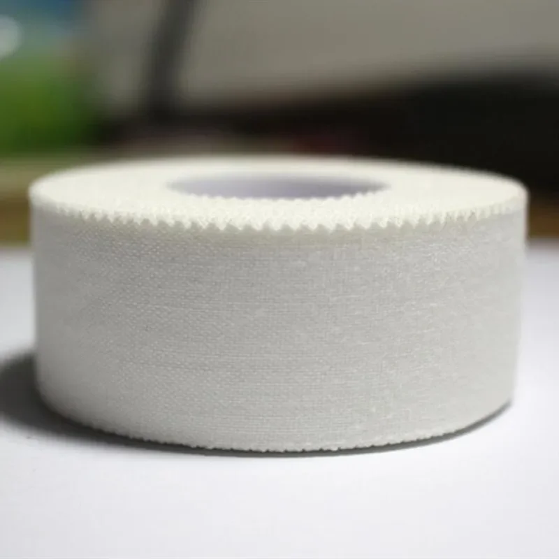 Cinta aplicada en articulaciones infantiles