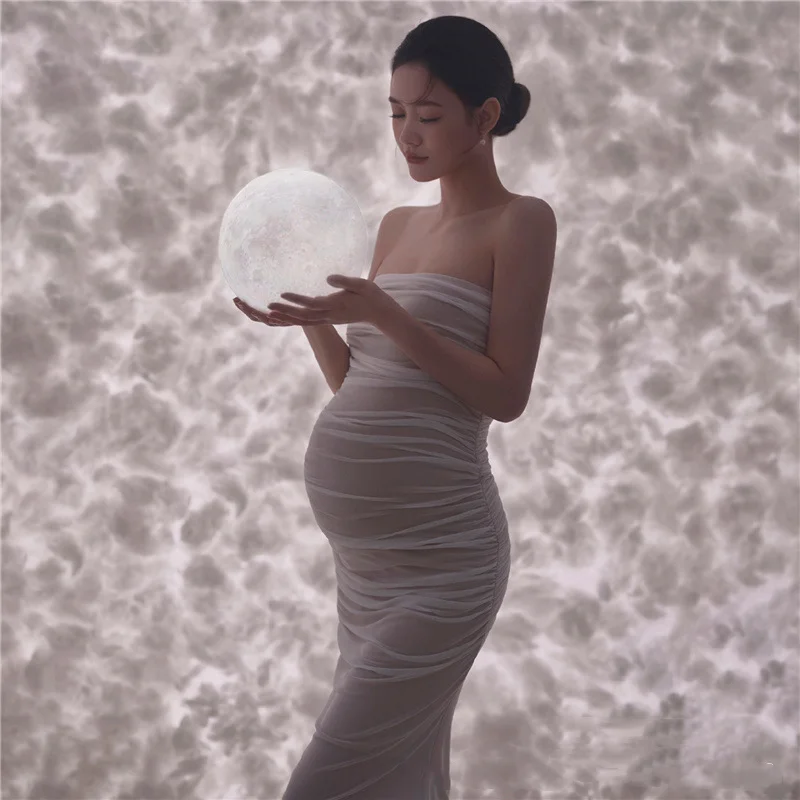 Vestido de maternidad blanco con hombros descubiertos para fotos - imagen 4