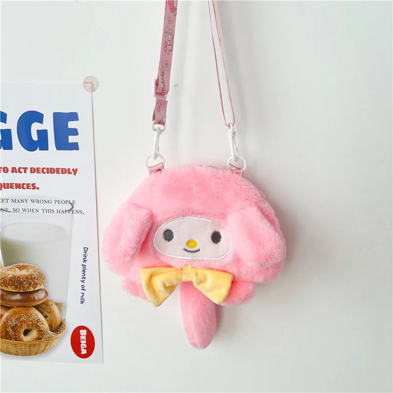 Bolso de peluche en ambiente