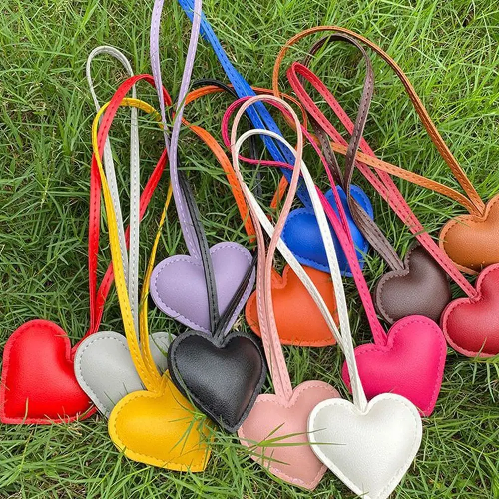 Llavero de corazón de cuero PU con colgante de dibujos animados - imagen 5