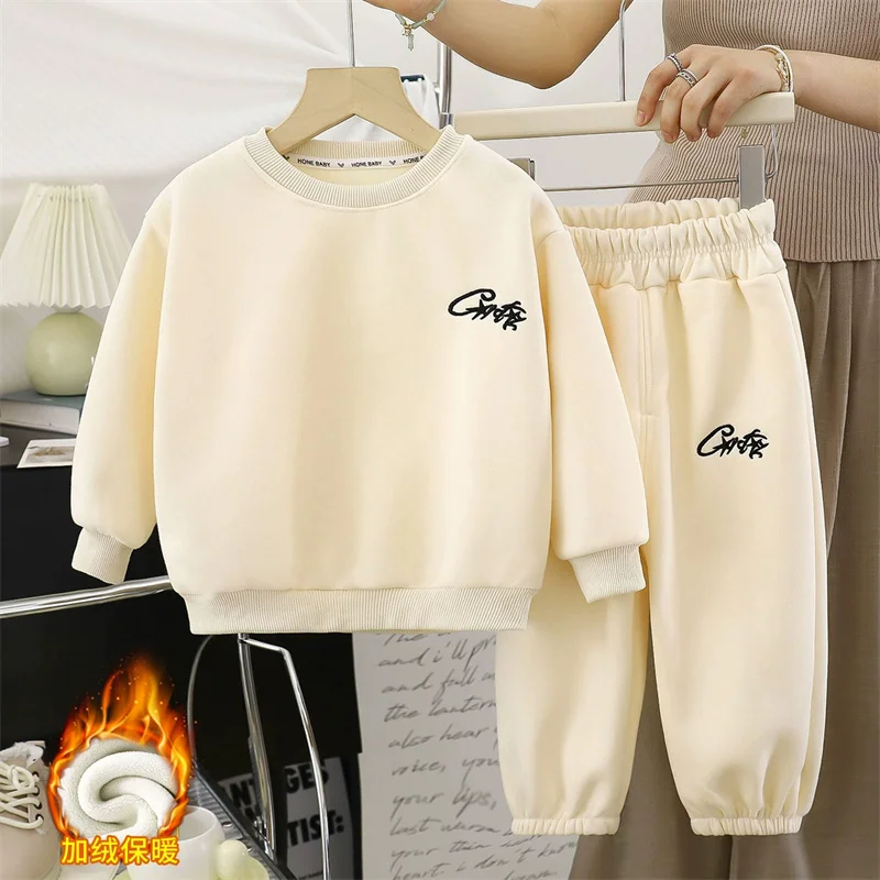 Conjunto acolchado de invierno para niños con sudadera y pantalón