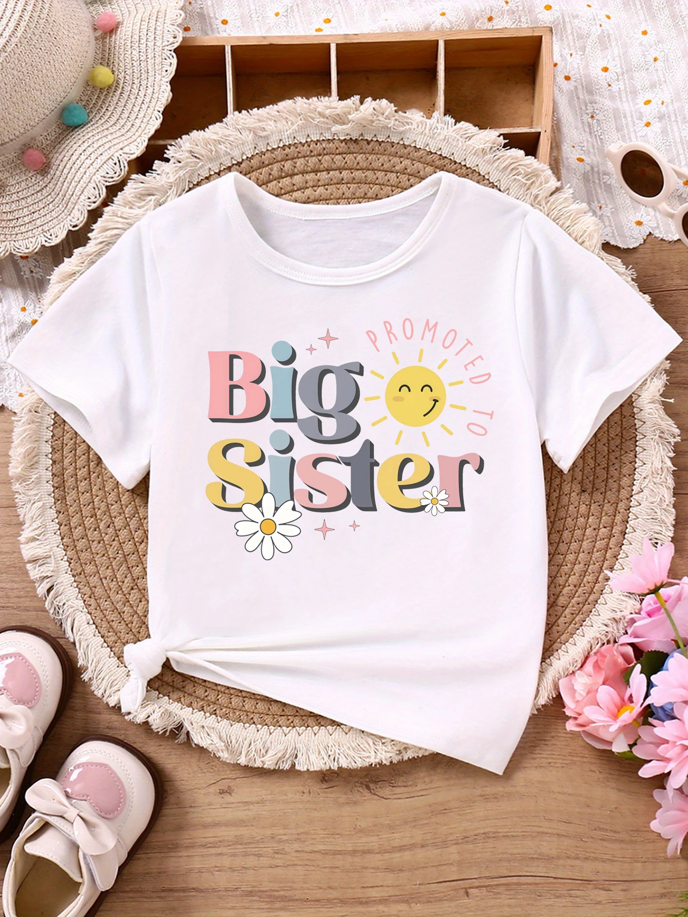 Camiseta retro con flores y sol para hermana mayor – anuncio embarazo - imagen 3