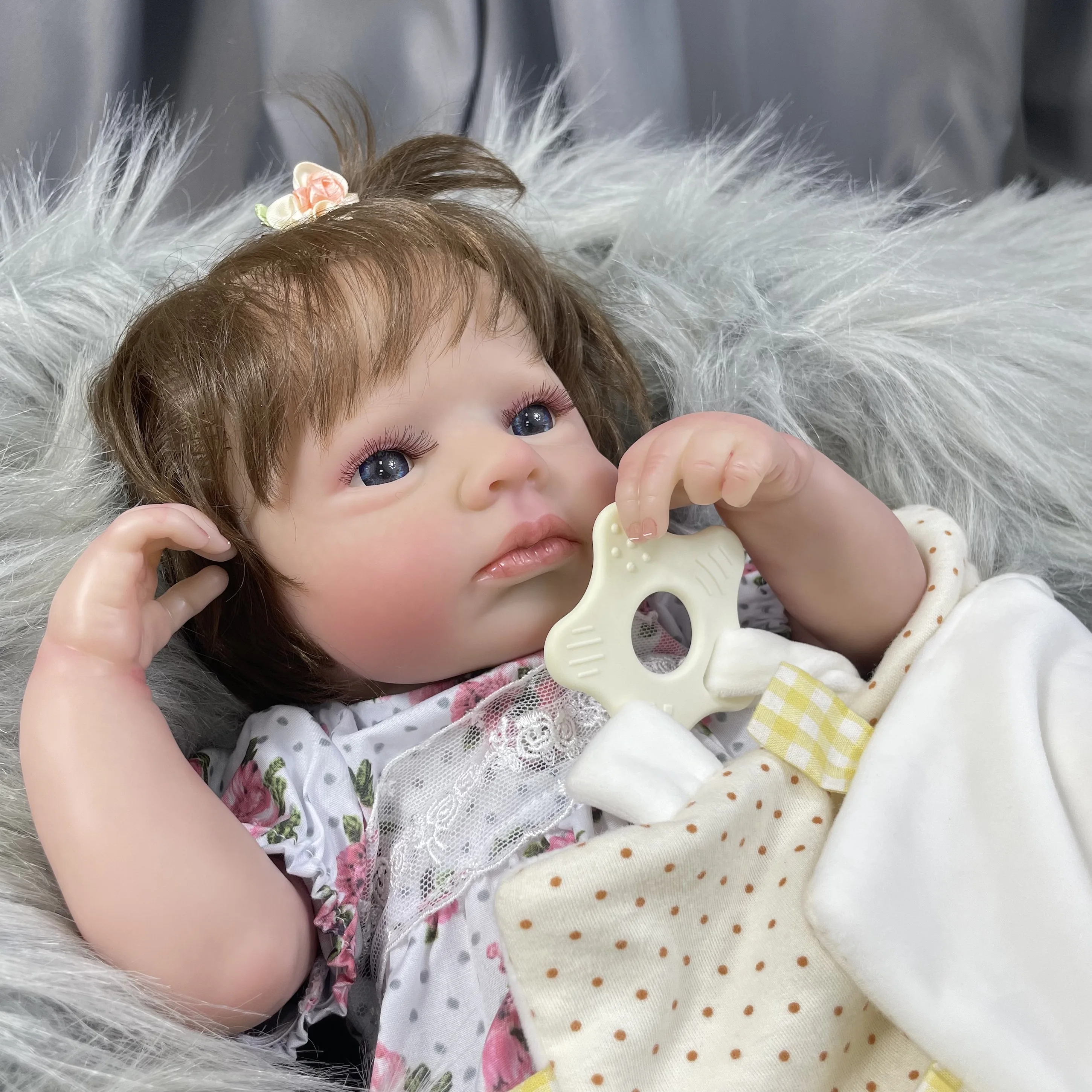 Muñeca Reborn realista 50 cm – Piel suave con venas visibles - imagen 5