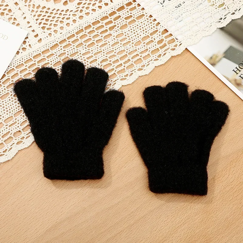 Guantes peludos de invierno para niños – Cálidos y resistentes al frío - imagen 2