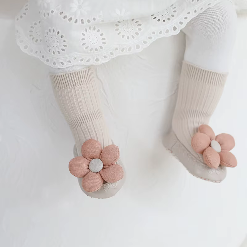 MILANCEL Calcetines antideslizantes para bebé con dibujos de flores - imagen 4