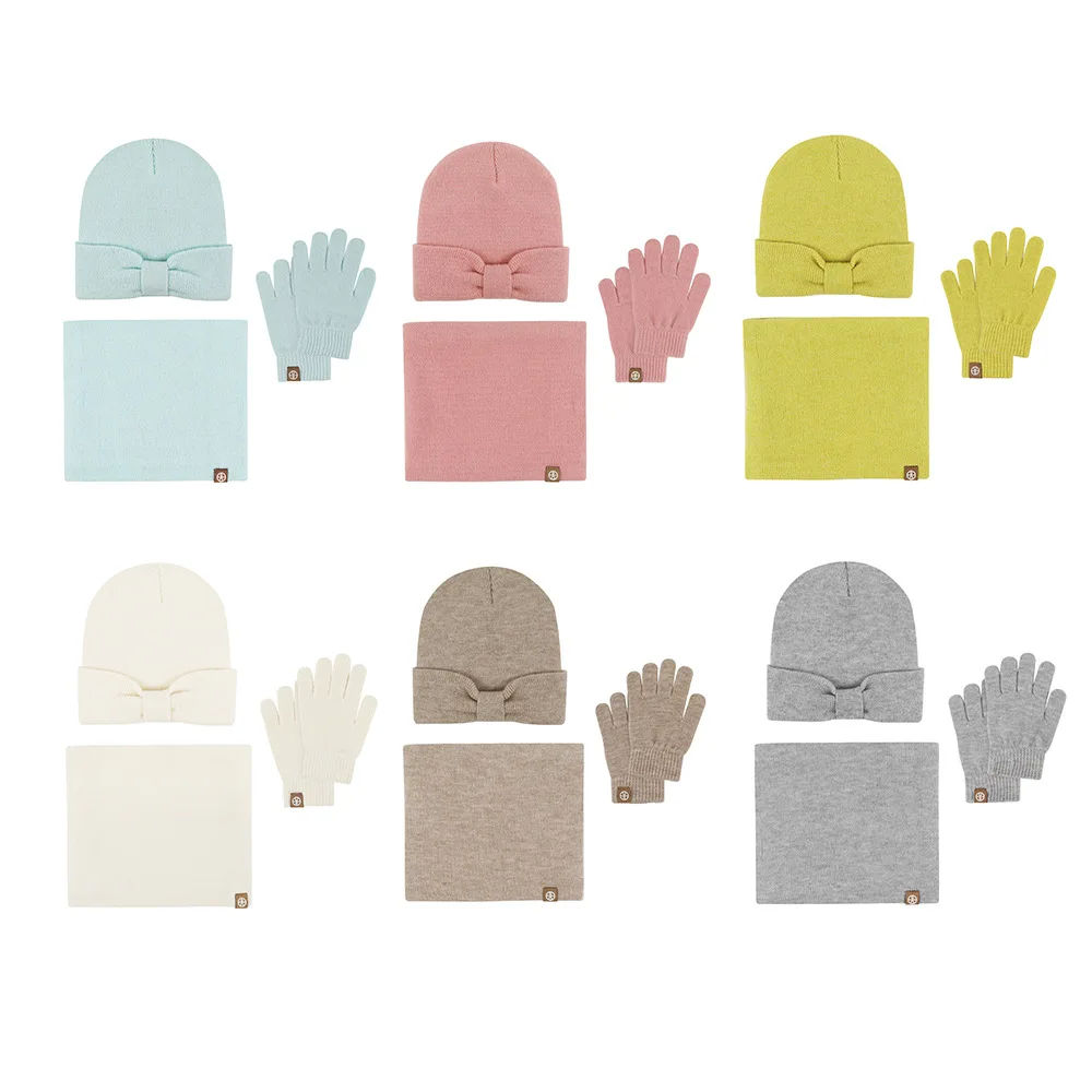 Conjunto bebé niña invierno con gorro lazo, guantes y bufanda - imagen 2