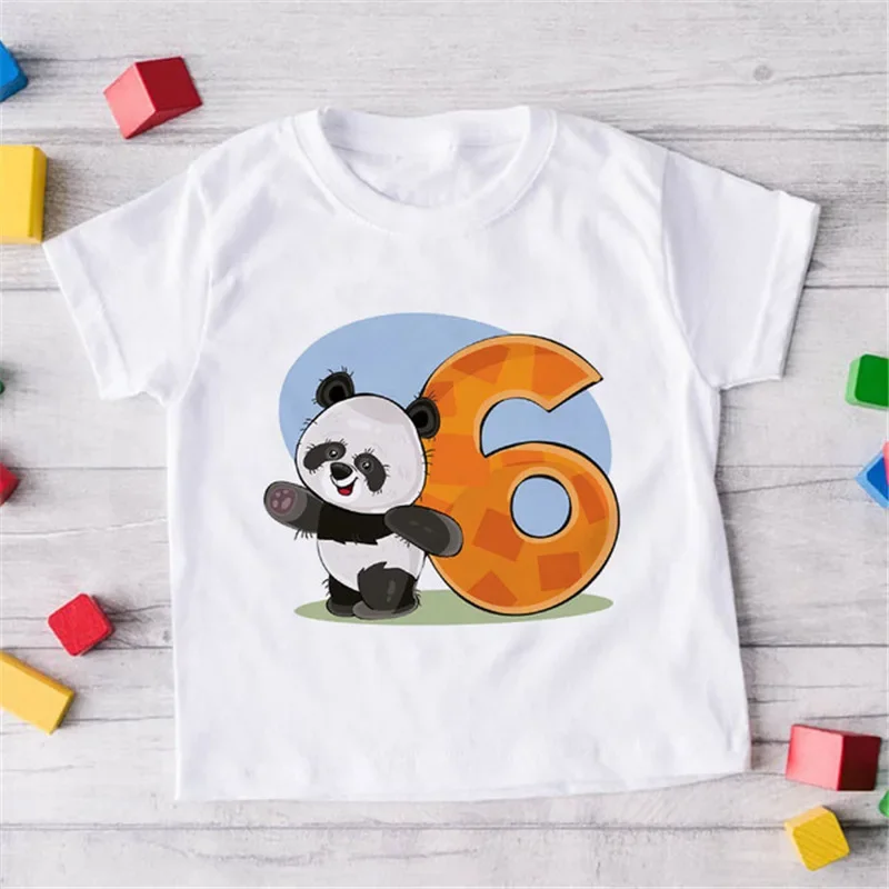 Vista de la camiseta en contexto infantil